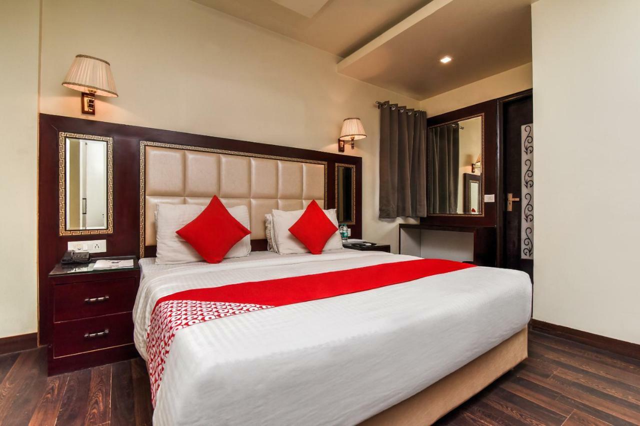 Oyo Flagship 737 Paschim Vihar Hotel Delhi  Ngoại thất bức ảnh