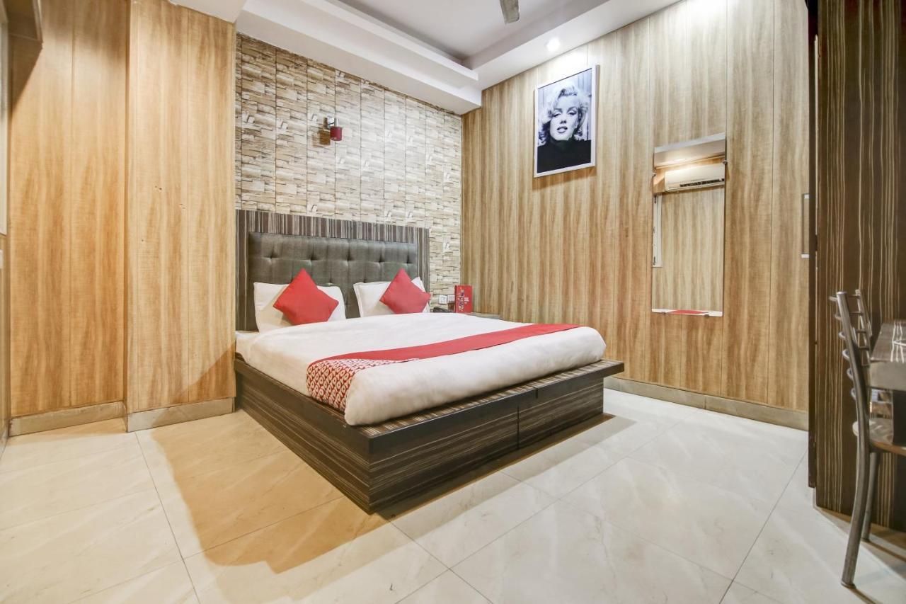 Oyo Flagship 737 Paschim Vihar Hotel Delhi  Ngoại thất bức ảnh